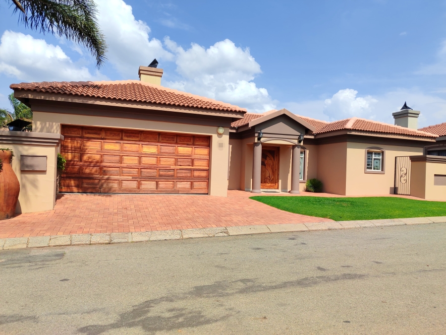 3 Bedroom Property for Sale in Wilkoppies North West